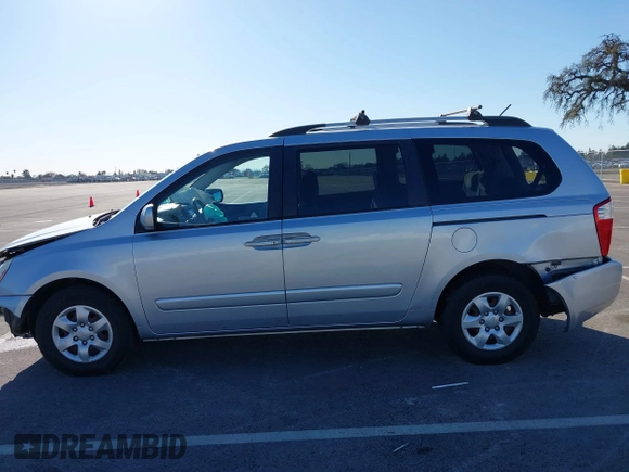 2009 Kia Sedona LX with VIN KNDMB233696303422, listed as a IAAI auction lot 41685934 with 148,746 mi miles. Bid and sale history available at carsss.com. Image 15.
