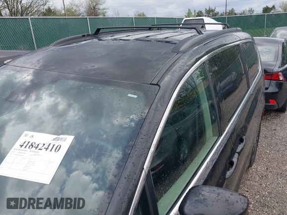 2022 Chrysler Pacifica Touring L with VIN 2C4RC1BG9NR194782, listed as a IAAI auction lot 41842410 with 76,231 mi miles and . Bid and sale history available at DreamBid. Image 17.