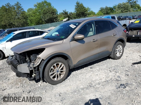 2020 Ford Escape SE z VIN 1FMCU9G69LUB63156, wystawiony jako Copart lot #57412545 z przebiegiem 82 230 mil mil oraz Czysty tytuł • Clean title. Historia ofert i sprzedaży dostępna na DreamBid. Obrazek 1.