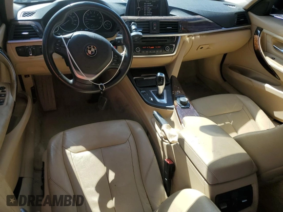 2013 BMW 3 Series 328i xDrive z VIN WBA3B5C57DF597059, wystawiony jako Copart lot #52441895 z przebiegiem 154 003 mil mil oraz Szkoda całkowita • Salvage title. Historia ofert i sprzedaży dostępna na DreamBid. Obrazek 8.