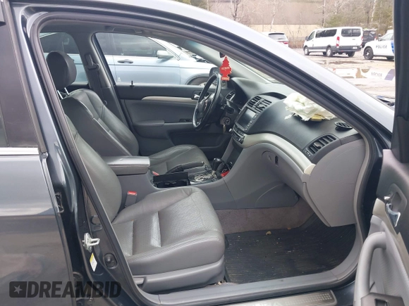 2004 Acura TSX w/Navigation with VIN JH4CL96954C026658, listed as a IAAI auction lot 41726838 with 190,046 mi miles. Bid and sale history available at carsss.com. Image 5.