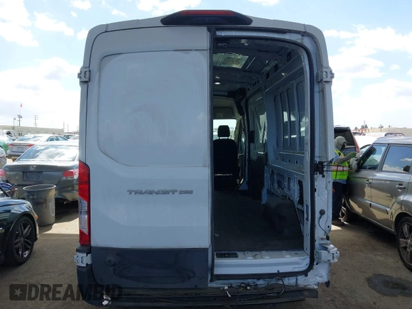 2021 Ford Transit Cargo с VIN 1FTBR1C84MKA37715, выставлен на аукционе IAAI как лот 41912160 с пробегом 185 240 миль миль и . История ставок и продаж доступна на DreamBid. Изображение 17.