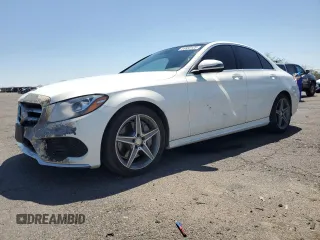 2016 Mercedes-Benz C 300 Luxury z VIN 55SWF4KB6GU138229, wystawiony jako Copart lot #55850125 z przebiegiem 122 107 mil mil oraz Szkoda całkowita • Salvage title. Historia ofert i sprzedaży dostępna na DreamBid. Obrazek 1.