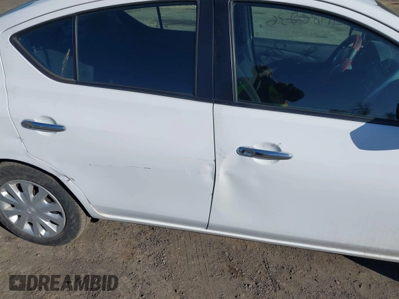 2016 Nissan Versa S with VIN 3N1CN7AP1GL885750, listed as a IAAI auction lot 41980936 with 84,908 mi miles. Bid and sale history available at carsss.com. Image 6.
