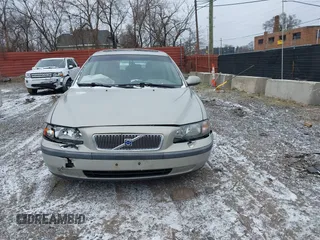 2001 Volvo V70 with VIN YV1SW61R412116714, listed as a IAAI auction lot 41241427 with 133,812 mi miles. Bid and sale history available at carsss.com. Image 12.
