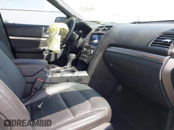 2018 Ford Explorer XLT z VIN 1FM5K7D86JGB78363, wystawiony jako IAAI lot #42028732 z przebiegiem 97 745 mil mil oraz . Historia ofert i sprzedaży dostępna na DreamBid. Obrazek 5.