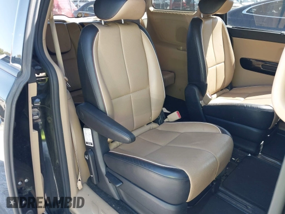 2017 Kia Sedona EX with VIN KNDMC5C13H6263232, listed as a IAAI auction lot 41733170 with 102,026 mi miles. Bid and sale history available at carsss.com. Image 8.
