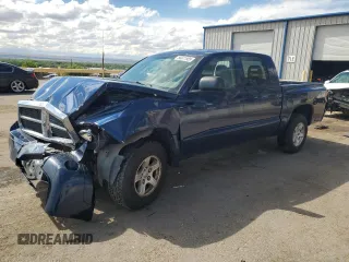 2006 Dodge Dakota SLT z VIN 1D7HW48K26S704816, wystawiony jako Copart lot #56071985 z przebiegiem 105 189 mil mil oraz Szkoda całkowita • Salvage title. Historia ofert i sprzedaży dostępna na DreamBid. Obrazek 1.