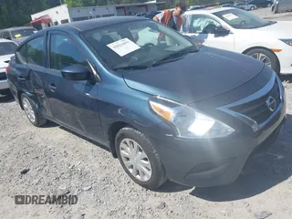 2017 Nissan Versa SV z VIN 3N1CN7AP5HL892072, wystawiony jako IAAI lot #42023059 z przebiegiem 74 000 mil mil oraz . Historia ofert i sprzedaży dostępna na DreamBid. Obrazek 1.