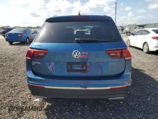 2020 Volkswagen Tiguan SE z VIN 3VV3B7AX2LM035055, wystawiony jako Copart lot #82392284 z przebiegiem 43 302 mil mil oraz Nie do naprawy • Non repairable. Historia ofert i sprzedaży dostępna na DreamBid. Obrazek 6.