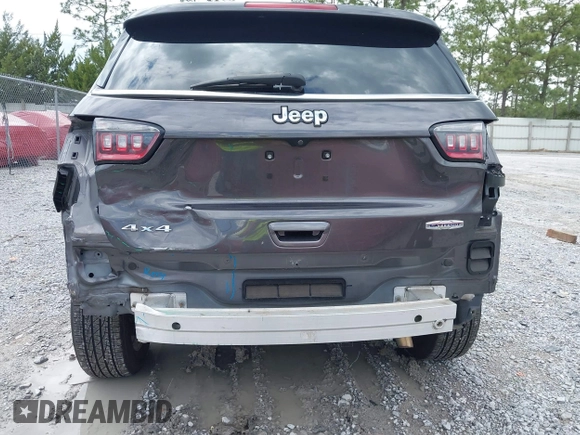 2020 Jeep Compass Latitude z VIN 3C4NJDBB9LT129693, wystawiony jako IAAI lot #42238631 z przebiegiem 36 742 mil mil oraz . Historia ofert i sprzedaży dostępna na DreamBid. Obrazek 6.