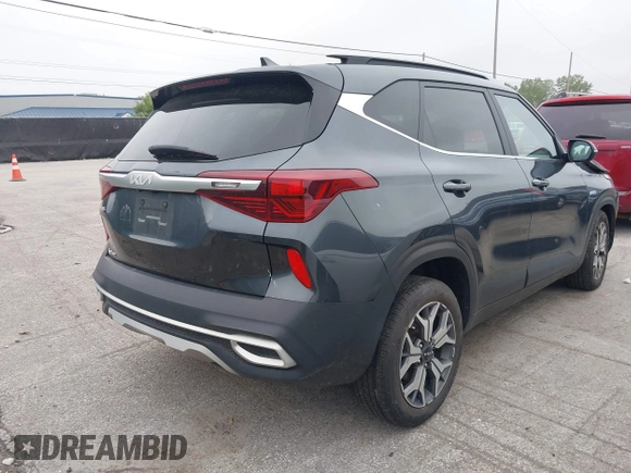 2022 Kia Seltos EX z VIN KNDERCAA3N7237293, wystawiony jako IAAI lot #42363349 z przebiegiem 45 857 mil mil oraz . Historia ofert i sprzedaży dostępna na DreamBid. Obrazek 4.