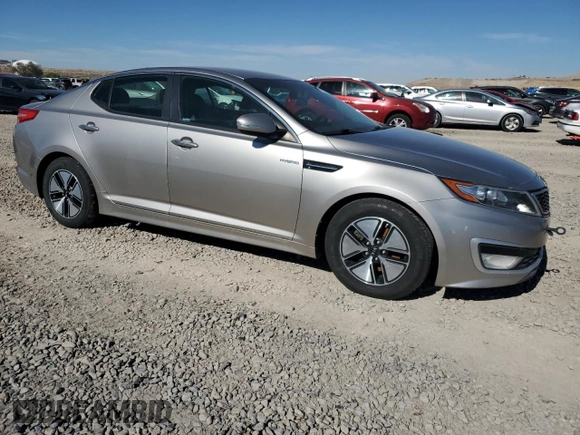2013 Kia Optima Hybrid LX with VIN KNAGM4AD2D5047841, listed as a Copart auction lot 77695564 with 140,489 mi miles and Clean Title. Bid and sale history available at carsss.com. Image 4.