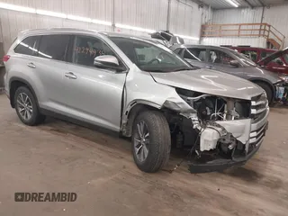 2019 Toyota Highlander SE with VIN 5TDJZRFH4KS612004, listed as a IAAI auction lot 42294935 with 47,603 mi miles and . Bid and sale history available at DreamBid. Image 1.