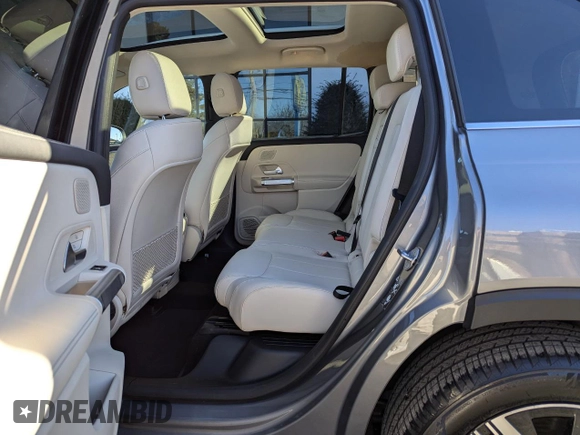 2022 Mercedes-Benz EQB 300 z VIN W1N9M0KB5NN008883, wystawiony jako Copart lot #44844605 z przebiegiem 7 762 mil mil oraz Czysty tytuł • Clean title. Historia ofert i sprzedaży dostępna na DreamBid. Obrazek 6.