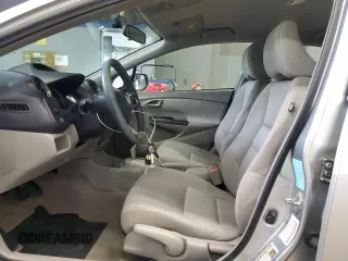 2010 Honda Insight LX z VIN JHMZE2H5XAS018546, wystawiony jako Copart lot #61411545 z przebiegiem 55 814 mil mil oraz Czysty tytuł • Clean title. Historia ofert i sprzedaży dostępna na DreamBid. Obrazek 7.