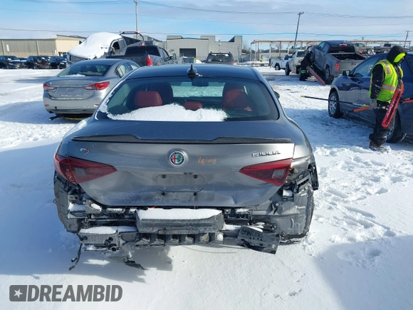 2019 Alfa Romeo Giulia with VIN ZARFANAN6K7601511, listed as a IAAI auction lot 41440169 with 53,104 mi miles. Bid and sale history available at carsss.com. Image 16.
