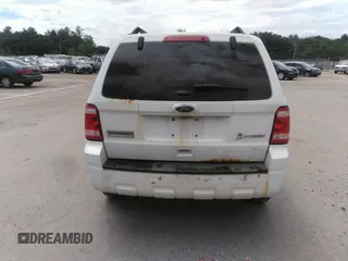2011 Ford Escape Hybrid с VIN 1FMCU5K39BKC06037, выставлен на аукционе IAAI как лот 42610310 с пробегом 198 549 миль миль и . История ставок и продаж доступна на DreamBid. Изображение 6.