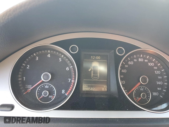 2011 Volkswagen CC Sport z VIN WVWMP7AN6BE711109, wystawiony jako Copart lot #46986105 z przebiegiem 198 582 mil mil oraz Szkoda całkowita • Salvage title. Historia ofert i sprzedaży dostępna na DreamBid. Obrazek 9.