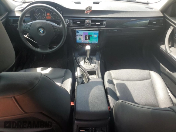 2011 BMW 3 Series 328i xDrive z VIN WBAPK7G51BNN85449, wystawiony jako Copart lot #57026045 z przebiegiem 171 907 mil mil oraz Szkoda całkowita • Salvage title. Historia ofert i sprzedaży dostępna na DreamBid. Obrazek 8.