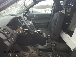 2017 Ford Police Interceptor Utility z VIN 1FM5K8AR6HGE01207, wystawiony jako Copart lot #84407984 z przebiegiem Nie podano mil oraz Czysty tytuł • Clean title. Historia ofert i sprzedaży dostępna na DreamBid. Obrazek 7.