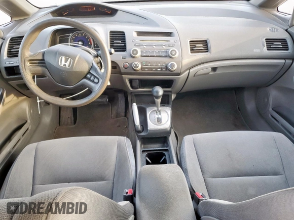 2008 Honda Civic LX z VIN 2HGFA16518H352254, wystawiony jako Copart lot #57336395 z przebiegiem 111 023 mil mil oraz Szkoda całkowita • Salvage title. Historia ofert i sprzedaży dostępna na DreamBid. Obrazek 8.
