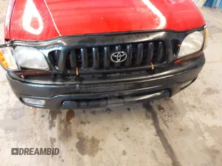 2001 Toyota Tacoma z VIN 5TENL42N31Z721220, wystawiony jako IAAI lot #42711573 z przebiegiem 213 157 mil mil oraz . Historia ofert i sprzedaży dostępna na DreamBid. Obrazek 6.