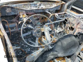 1992 Geo Tracker z VIN 2CNBJ18U5N6929792, wystawiony jako Copart lot #68870474 z przebiegiem Nie podano mil oraz Nie do naprawy. Historia ofert i sprzedaży dostępna na DreamBid. Obrazek 8.