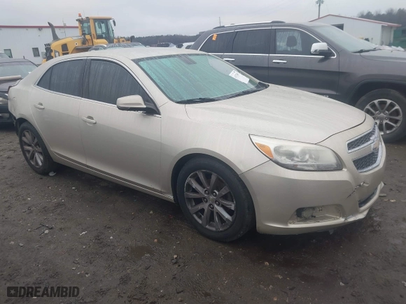 2013 Chevrolet Malibu LT with VIN 1G11E5SAXDF172380, listed as a IAAI auction lot 41535891 with 174,624 mi miles. Bid and sale history available at carsss.com. Image 1.