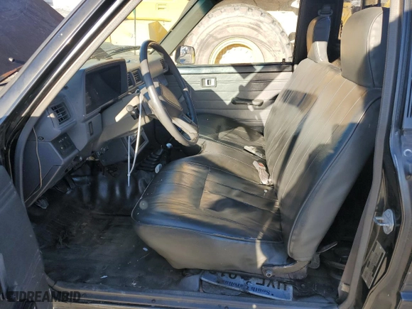 1987 Toyota Std Bed Trucks 4WD with VIN JT4RN63R0H0179156, listed as a Copart auction lot 81812754 with NaN miles and Salvage Title. Bid and sale history available at carsss.com. Image 7.