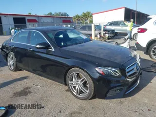 2018 Mercedes-Benz E-Class E 300 with VIN WDDZF4JB2JA328888, listed as a IAAI auction lot 41801938 with 33,470 mi miles. Bid and sale history available at carsss.com. Image 1.