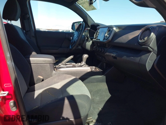 2021 Toyota Tacoma 4WD SR5 with VIN 3TMDZ5BN3MM102098, listed as a IAAI auction lot 41381650 with 30,642 mi miles. Bid and sale history available at carsss.com. Image 5.