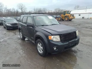 2008 Ford Escape XLT with VIN 1FMCU03148KC05614, listed as a IAAI auction lot 41742231 with 264,599 mi miles. Bid and sale history available at carsss.com. Image 1.