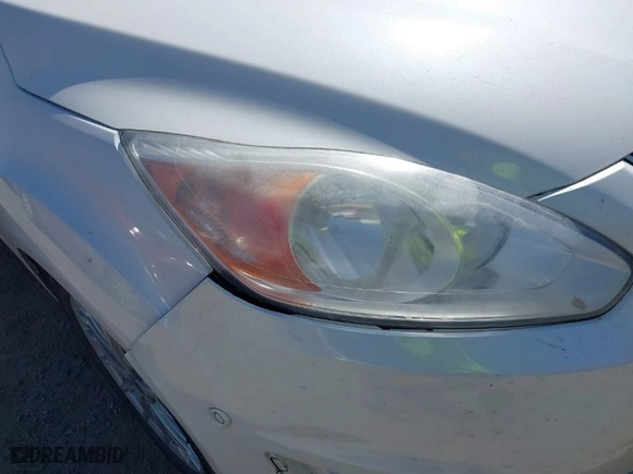 2015 Ford C-Max Hybrid SEL with VIN 1FADP5BU8FL104632, listed as a IAAI auction lot 41780808 with 196,673 mi miles. Bid and sale history available at carsss.com. Image 6.