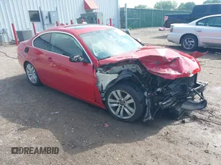 2007 BMW 3 Series 335i z VIN WBAWB73567P155445, wystawiony jako IAAI lot #42210524 z przebiegiem Nie podano mil oraz . Historia ofert i sprzedaży dostępna na DreamBid. Obrazek 1.