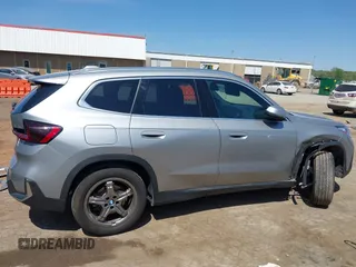 2023 BMW X1 xDrive28i z VIN WBX73EF03P5X46405, wystawiony jako IAAI lot #42038660 z przebiegiem 21 994 mil mil oraz . Historia ofert i sprzedaży dostępna na DreamBid. Obrazek 14.