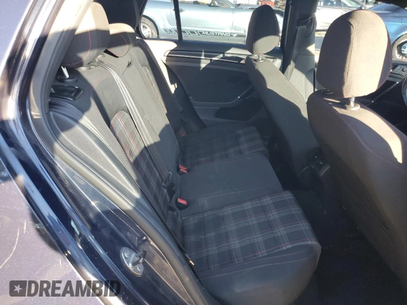 2015 Volkswagen GTI SE with VIN 3VW4T7AU4FM040412, listed as a Copart auction lot 81887394 with 120,922 mi miles and Salvage Title. Bid and sale history available at DreamBid. Image 10.