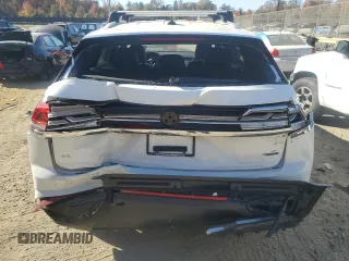 2024 Volkswagen Atlas SE with VIN 1V2LE2CA0RC236608, listed as a Copart auction lot 79430654 with 9,705 mi miles and Salvage title. Bid and sale history available at DreamBid. Image 6.