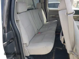 2007 Chevrolet Silverado 1500 LT w/1LT with VIN 2GCEC19J671591822, listed as a IAAI auction lot 41841804 with 325,059 mi miles. Bid and sale history available at carsss.com. Image 8.
