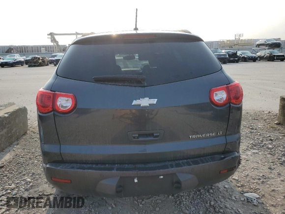 2011 Chevrolet Traverse 1LT z VIN 1GNKRGED5BJ286757, wystawiony jako Copart lot #63599254 z przebiegiem 168 671 mil mil oraz Szkoda całkowita • Salvage title. Historia ofert i sprzedaży dostępna na DreamBid. Obrazek 6.