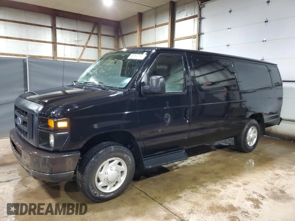 2013 Ford Econoline Passenger XL with VIN 1FBSS3BLXDDB03571, listed as a Copart auction lot 51635685 with 121,439 mi miles and Clean title. Bid and sale history available at DreamBid. Image 1.