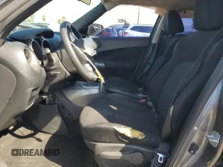 2016 Nissan Juke S z VIN JN8AF5MRXGT608663, wystawiony jako Copart lot #58074195 z przebiegiem 89 921 mil mil oraz Szkoda całkowita • Salvage title. Historia ofert i sprzedaży dostępna na DreamBid. Obrazek 7.