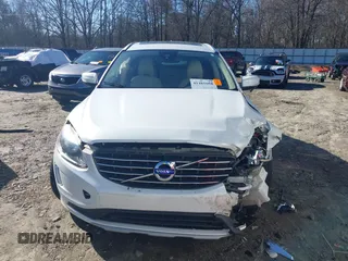 2017 Volvo XC60 Inscription with VIN YV440MDU1H2036136, listed as a IAAI auction lot 41481058 with 1 mi miles. Bid and sale history available at carsss.com. Image 12.