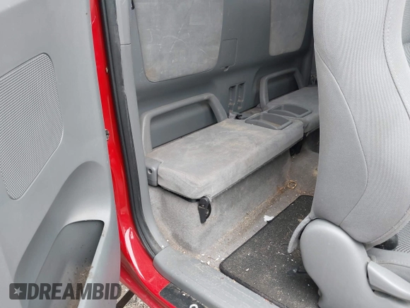 2006 Toyota Tacoma with VIN 5TEUU42N66Z241527, listed as a IAAI auction lot 40448450 with 161,424 mi miles. Bid and sale history available at carsss.com. Image 8.