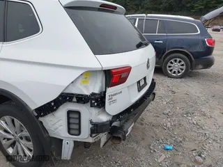 2019 Volkswagen Tiguan SE with VIN 3VV2B7AX5KM049686, listed as a IAAI auction lot 40280519 with 46,114 mi miles. Bid and sale history available at carsss.com. Image 6.