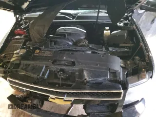 2013 Chevrolet Tahoe LT z VIN 1GNSKBE01DR332478, wystawiony jako Copart lot #51455625 z przebiegiem 143 541 mil mil oraz Czysty tytuł • Clean title. Historia ofert i sprzedaży dostępna na DreamBid. Obrazek 12.