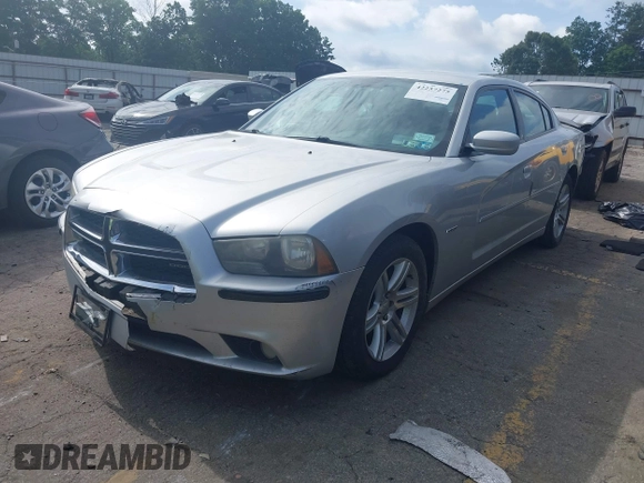 2011 Dodge Charger SE z VIN 2B3CL3CG2BH613364, wystawiony jako IAAI lot #42257275 z przebiegiem 137 321 mil mil oraz . Historia ofert i sprzedaży dostępna na DreamBid. Obrazek 17.