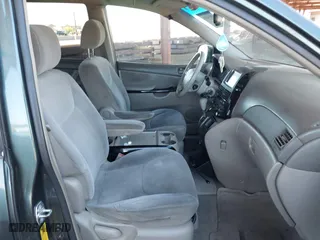 2004 Toyota Sienna CE with VIN 5TDZA23C24S117054, listed as a IAAI auction lot 42034834 with 184,580 mi miles. Bid and sale history available at carsss.com. Image 5.