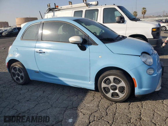 2015 FIAT 500e with VIN 3C3CFFGE7FT507347, listed as a Copart auction lot 83441424 with 70,988 mi miles and Clean Title. Bid and sale history available at carsss.com. Image 4.
