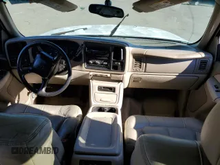 2002 Chevrolet Suburban LT with VIN 1GNEC16Z82J193463, listed as a Copart auction lot 84027284 with 222,502 mi miles and Salvage Title. Bid and sale history available at carsss.com. Image 8.